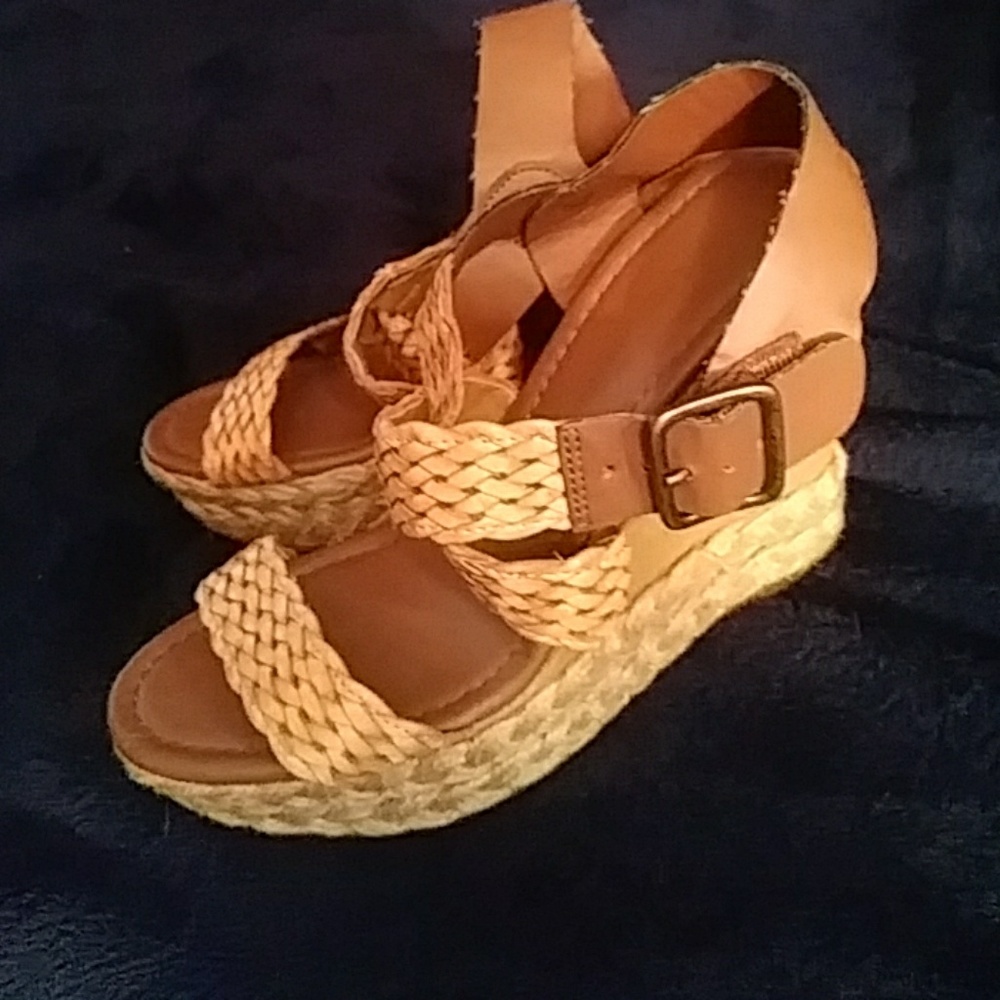 Montego Bay Club tan woven sadals